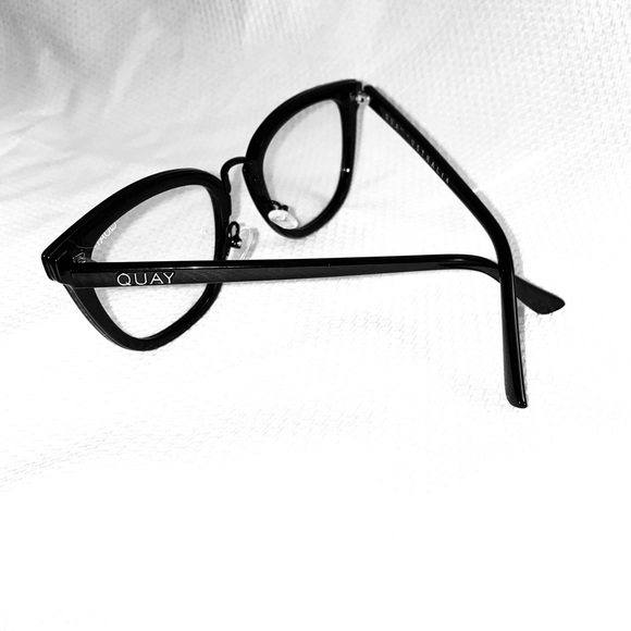 Quay Australia Run Around Clear Frame Sunglasses - Picture 2 of 8